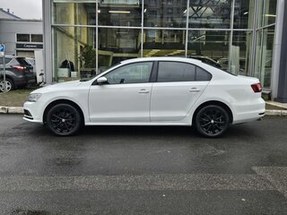 2016 Volkswagen Jetta VI Рестайлинг, белый, 999000 рублей, вид 2