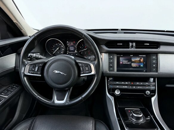 2018 Jaguar XF II, чёрный, 1790000 рублей - вид 11