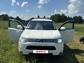 2013 Mitsubishi Outlander III, белый, 1149000 рублей, вид 4