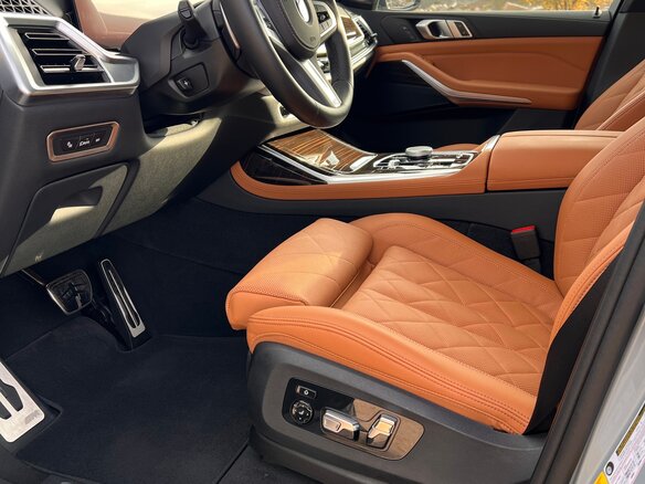 2023 BMW X7 40i I (G07) Рестайлинг, серый, 10400000 рублей - вид 22