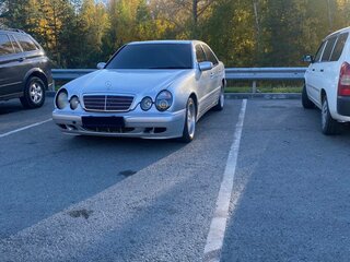 2000 Mercedes-Benz E-Класс 240 II (W210, S210) Рестайлинг, серебристый, 370000 рублей, вид 1
