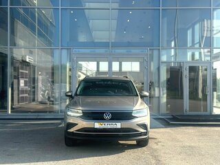 2021 Volkswagen Tiguan II Рестайлинг, коричневый, 2560000 рублей, вид 2
