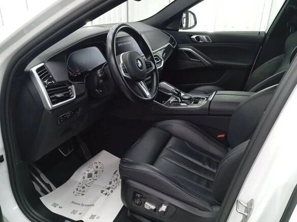 2021 BMW X6 40i III (G06), белый, 8590000 рублей - вид 5