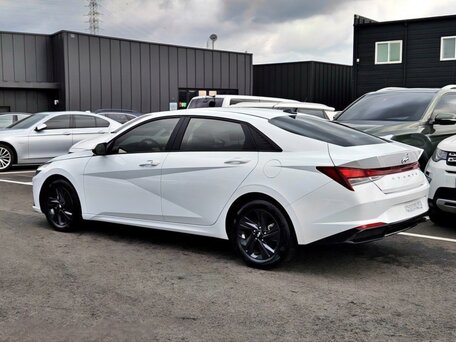 2023 Hyundai Avante VII, белый, 1690000 рублей, вид 5