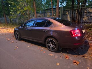 2015 Skoda Octavia III (A7), коричневый, 1300000 рублей, вид 4