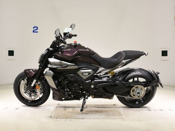 2026 Ducati Diavel V4, фиолетовый - вид 5