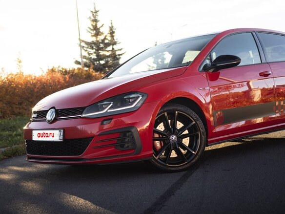 2020 Volkswagen Golf GTI VIII, пурпурный, 2395000 рублей - вид 3