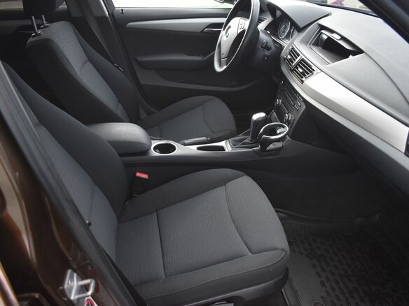 2013 BMW X1 18i I (E84) Рестайлинг, коричневый - вид 9