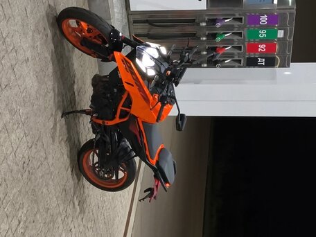 2025 KTM 390 Duke, оранжевый, 600000 рублей, вид 3