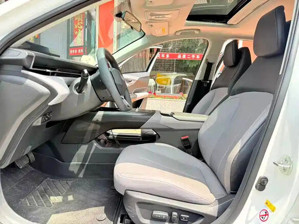 2025 Changan Qiyuan A05 I Рестайлинг, белый - вид 5
