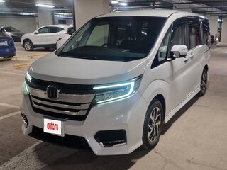2018 Honda Stepwgn Spada V Рестайлинг, белый, 2590000 рублей, вид 1