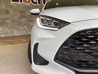 2024 Toyota Yaris IV, белый, 1125777 рублей, вид 4