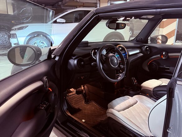2020 Mini Cabrio Cooper S III Рестайлинг, серый, 3200000 рублей - вид 9