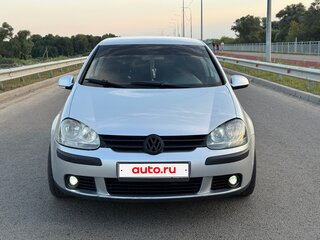 2004 Volkswagen Golf V, серебристый, 570000 рублей, вид 2