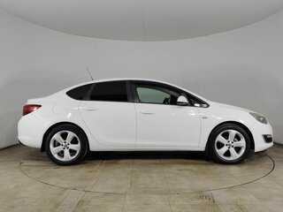 2013 Opel Astra J Рестайлинг, белый, 599000 рублей, вид 4