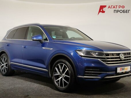 2018 Volkswagen Touareg III, синий, 3600000 рублей, вид 3