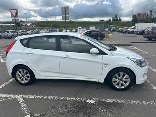 2016 Hyundai Solaris I Рестайлинг, белый, 790000 рублей, вид 2