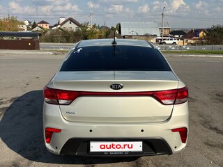 2018 Kia Rio IV, бежевый, 1000000 рублей, вид 3