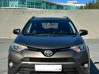 2017 Toyota RAV4 IV (XA40) Рестайлинг, коричневый, 2450000 рублей, вид 3