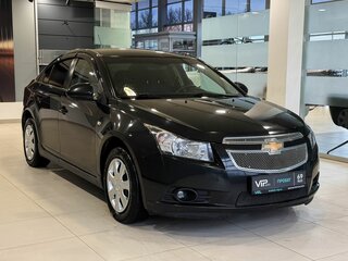 2011 Chevrolet Cruze I, чёрный, 815000 рублей, вид 3