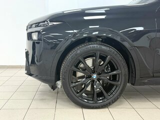 2023 BMW X7 M60i I (G07) Рестайлинг, чёрный, 19895000 рублей, вид 5