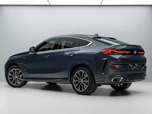 2021 BMW X6 30i III (G06), серебристый, 6169000 рублей - вид 3