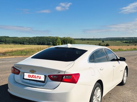 2016 Chevrolet Malibu IX, белый, 1150000 рублей, вид 3