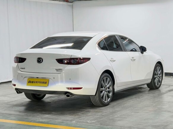 2025 Mazda 3 Axela IV (BP), белый, 1860000 рублей - вид 4