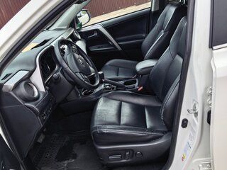 2018 Toyota RAV4 IV (XA40) Рестайлинг, белый, 2400000 рублей, вид 5