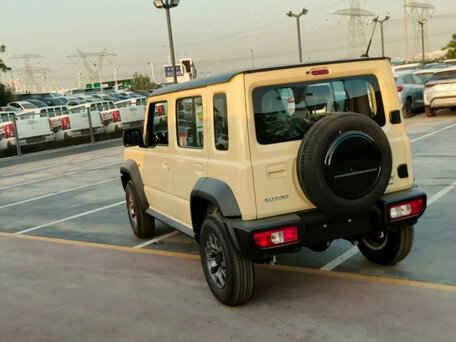 2025 Suzuki Jimny IV, бежевый, 3090000 рублей, вид 5