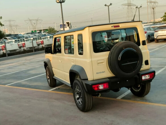 2025 Suzuki Jimny IV, бежевый, 3090000 рублей - вид 4
