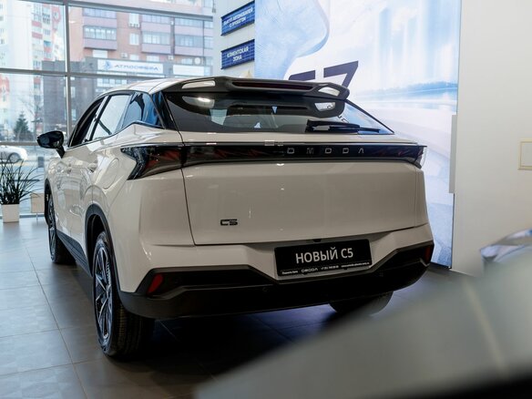 2026 Omoda C5 II, белый, 2579000 рублей - вид 5