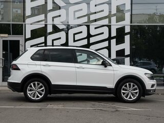2017 Volkswagen Tiguan II, белый, 2730000 рублей, вид 5