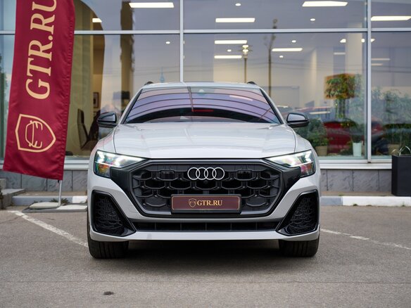 2025 Audi Q8 55 TFSI I (4M) Рестайлинг, серый, 13250000 рублей - вид 2