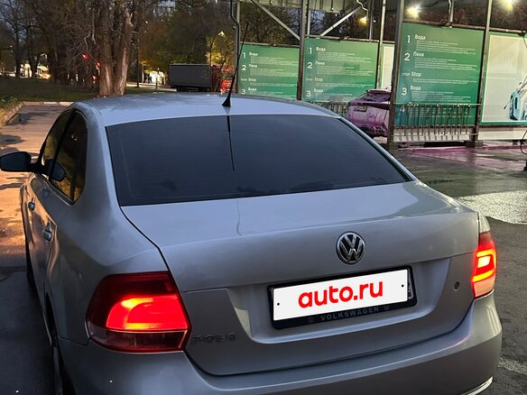 2012 Volkswagen Polo V, серый, 500000 рублей - вид 4