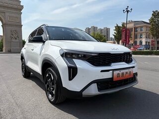 2024 Kia Sonet I Рестайлинг, белый, 1510000 рублей, вид 3