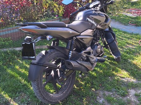 2021 Bajaj Pulsar NS 125, чёрный, 117000 рублей, вид 3
