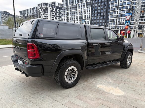 2025 Ram 1500 RHO V Рестайлинг, чёрный, 11000000 рублей - вид 3