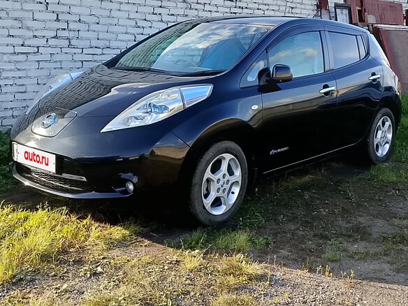 2015 Nissan Leaf 30kWh I (ZE0/AZE0), чёрный, 1100000 рублей - вид 4