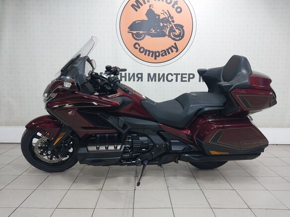 2025 Honda GL 1800 Gold Wing, красный, 3399000 рублей - вид 1
