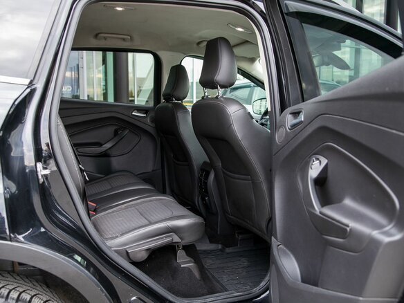 2017 Ford Kuga II Рестайлинг, чёрный, 1650000 рублей - вид 12