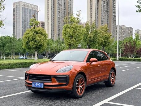 2022 Porsche Macan I Рестайлинг 2, жёлтый, 5402000 рублей, вид 3