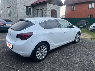 2011 Opel Astra J, белый, 550000 рублей, вид 2