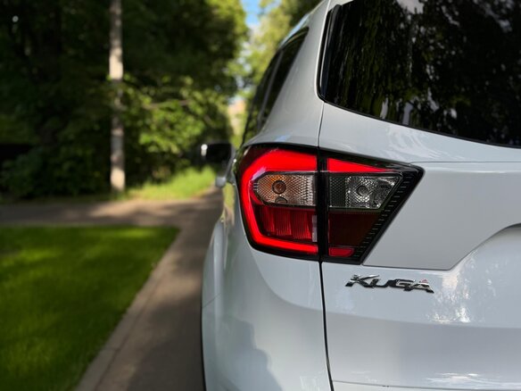 2017 Ford Kuga II Рестайлинг, белый - вид 10