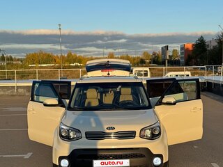 2017 Kia Soul II Рестайлинг, бежевый, 1500000 рублей, вид 4