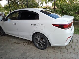 2019 Kia Rio IV, белый, 1590000 рублей, вид 4