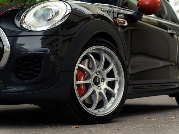 2017 Mini Hatch JCW III (F55/F56), чёрный, 2050000 рублей - вид 1