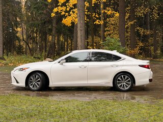 2020 Lexus ES 300h VII, белый, 4200000 рублей, вид 5