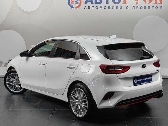 2018 Kia Ceed III, белый, 1605000 рублей - вид 1