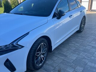 2021 Kia K5 III, белый, 2300000 рублей, вид 3